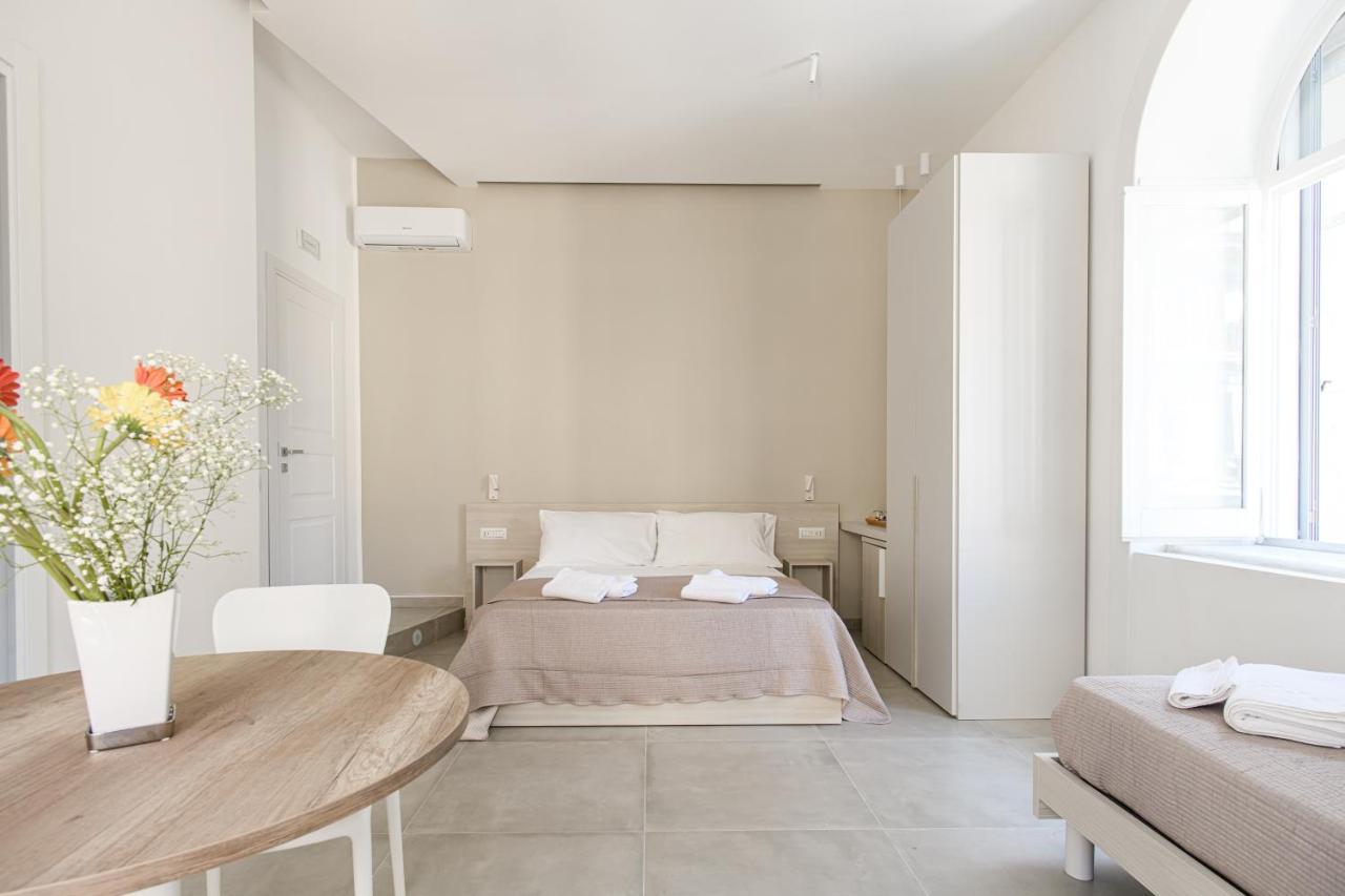 Lux Caracciolo Bed & Breakfast Napoli Dış mekan fotoğraf